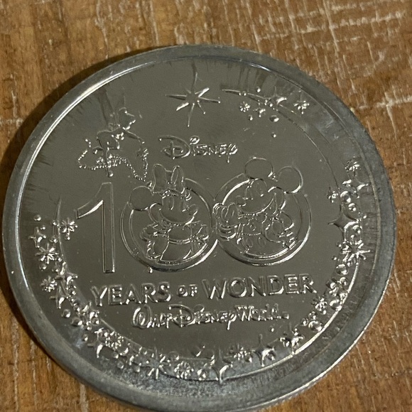 Disney world Pinocchio silver coin - Picture 2 of 2